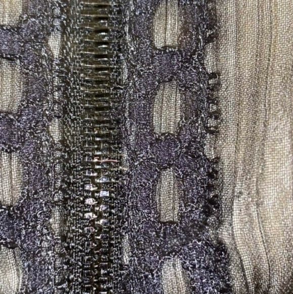 Alice+Olivia Kye Chiffon Lace-Trim Maxi Dress - Picture 13 of 16